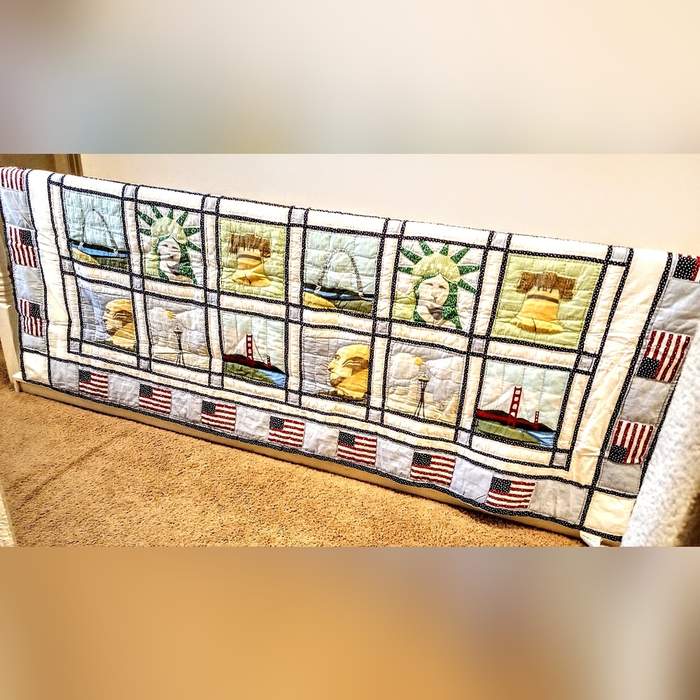 HANDCRAFTED UNITED STATES KING QUILTSET, US FLAGS & OTHER ICONIC SIGHTS, NEW